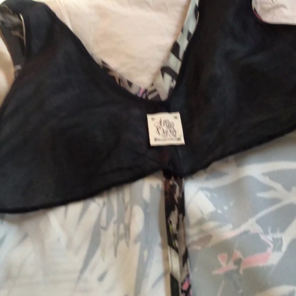 Attic and Barn Top, Size XS - Picture 7 of 8